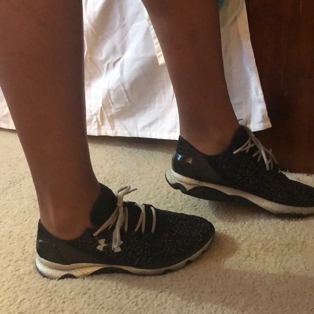 Womens Under Armour running shoes